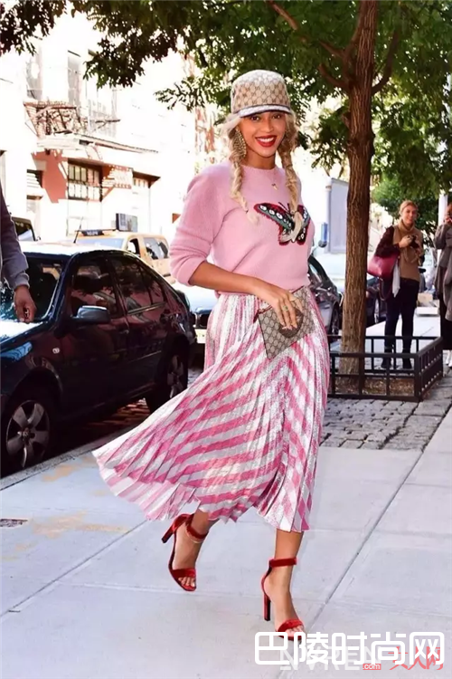 梨型身材介绍_这四种身材如何穿起百褶裙 让你少女力max