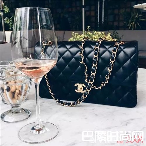 羊皮包该如何护理？_天天剁手买包的你 分得清真皮还是假皮吗？