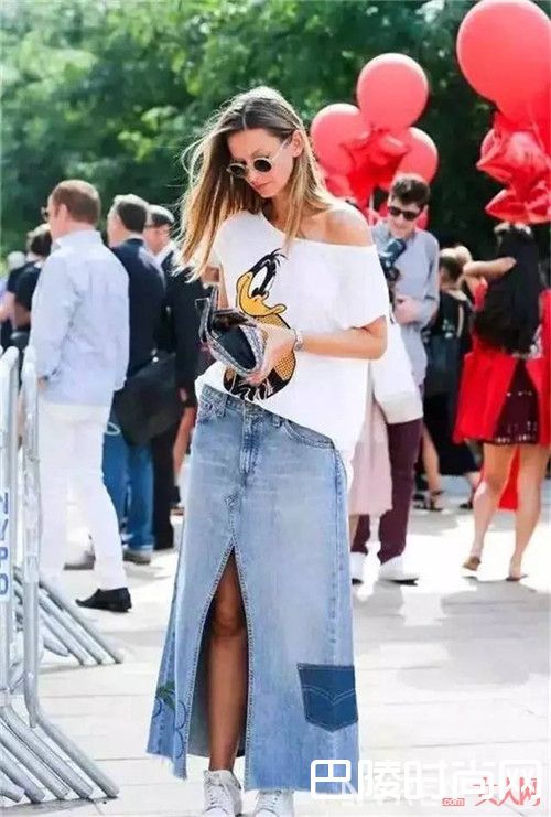 T恤+牛仔裙_来点小心机 让你在烂大街的T恤潮中脱颖而出