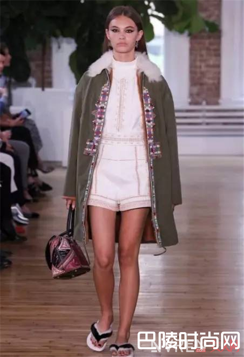 毛毛拖介绍_8款最时髦的拖鞋 这个盛夏美翻天