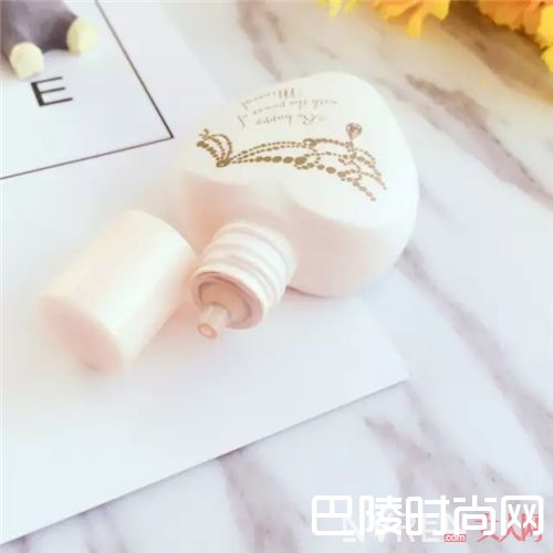 资生堂恋爱魔镜粉底_9款适合油皮肤质的粉底液 这个夏天就选它了