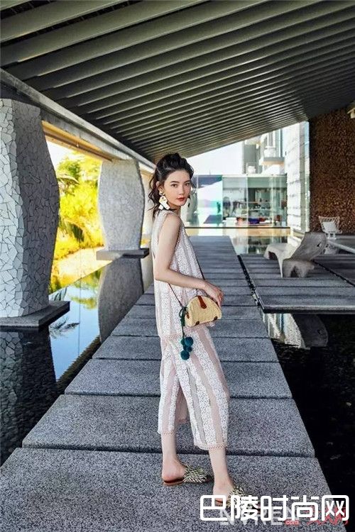 裸粉色介绍_夏日就要亮一点 这些清凉配色请收下