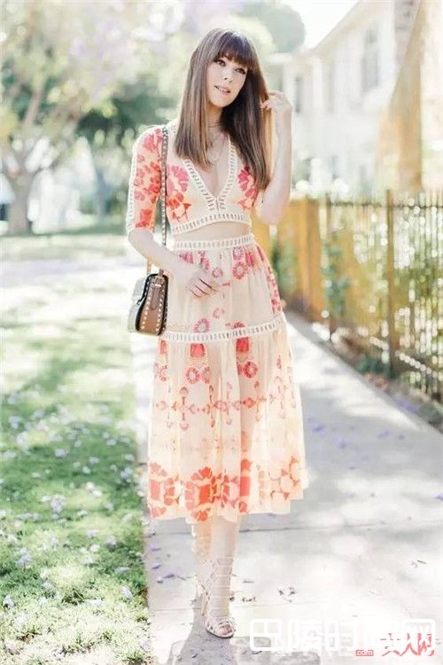 裸粉色介绍_夏日就要亮一点 这些清凉配色请收下