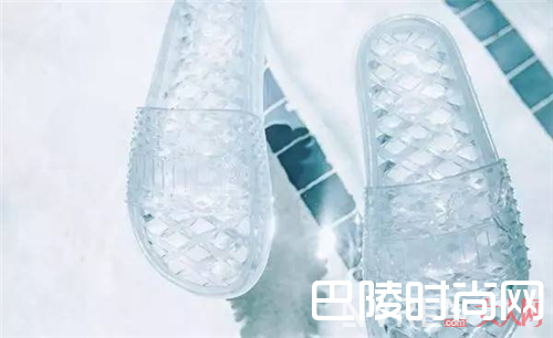 Puma x Fenty 水晶拖鞋_8款最时髦的拖鞋 这个盛夏美翻天