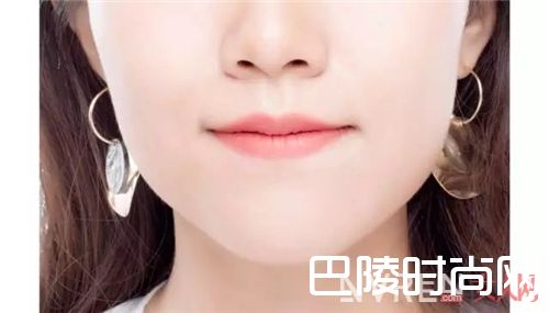 梦妆21号红丝绒唇笔_夏天淡妆最显白、最提气色的7支口红在这里！