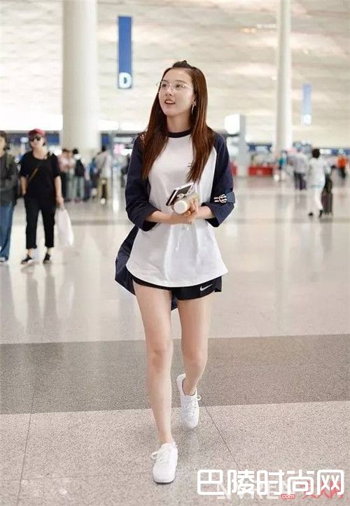 带logo的纯色运动短裤_这可能就是你一直在寻找的freestyle