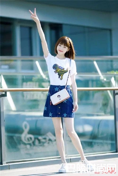 青春甜美风_如同狗皮膏药的小白鞋究竟能搭配多少种风格