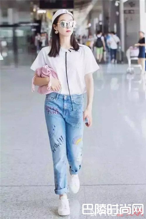 街头休闲风_如同狗皮膏药的小白鞋究竟能搭配多少种风格