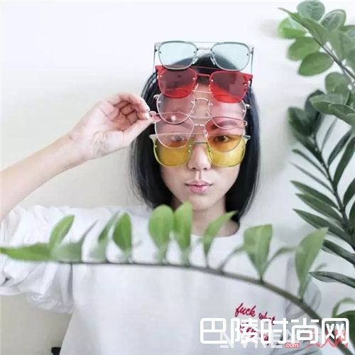 彩片墨镜怎么戴?_来自韩国的墨镜品牌 总有适合你脸型的墨镜!