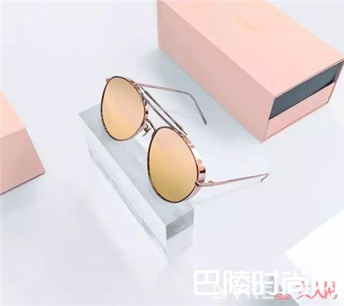 飞行员墨镜怎么戴?_来自韩国的墨镜品牌 总有适合你脸型的墨镜!