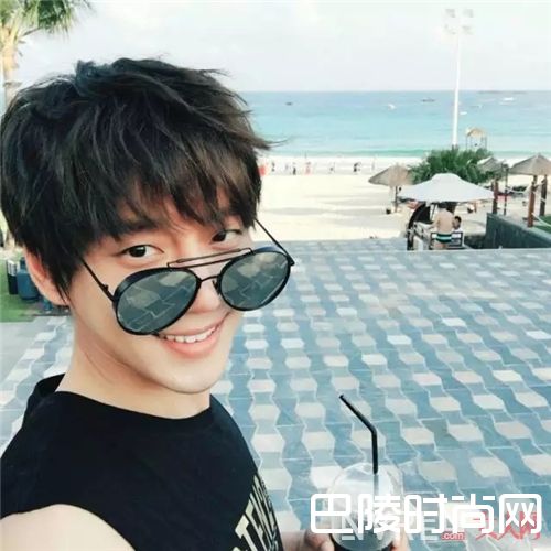 飞行员墨镜怎么戴?_来自韩国的墨镜品牌 总有适合你脸型的墨镜!