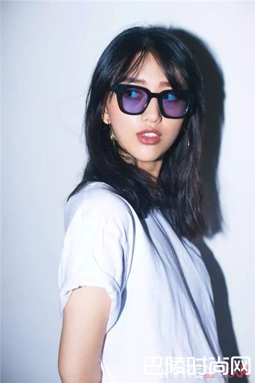 彩片墨镜怎么戴?_来自韩国的墨镜品牌 总有适合你脸型的墨镜!