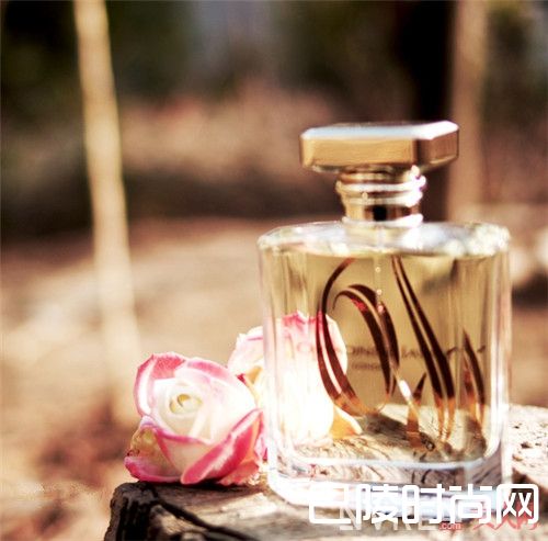 Oudh Osmanthus东方香型小众中性香水简介_好闻又小众的香水推荐：22款好闻又小众的香水全部推荐给你！
