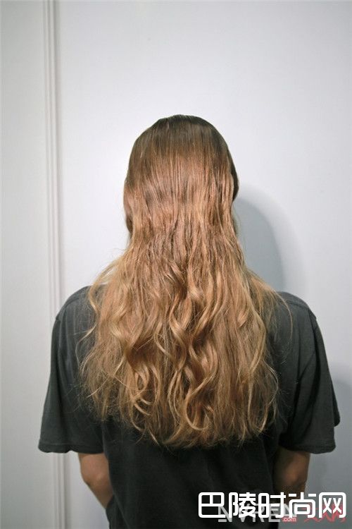 2017女生发型流行美人鱼卷吗_2017女生发型流行什么？6大流行趋势是什么？