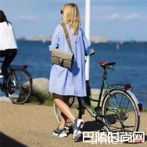 优雅连衣裙如何穿搭?_带你在单车上放飞 优雅的都踩出Cycle chic