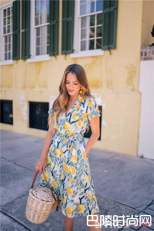 衬衫裙怎么搭配_今夏最美5条裙子 跟着这位时尚达人穿错不了