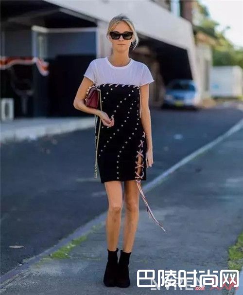 白T恤+抹胸款介绍_满大街的白T如何才能吸眼 另类搭配看这里