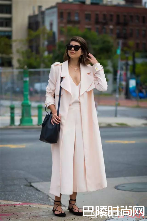 粉色阔腿裤介绍_夏天既想清凉又想时髦?这条裤子满足你