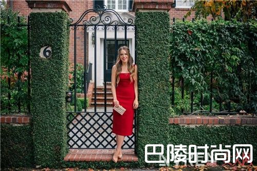 素色裙介绍_今夏最美5条裙子 跟着这位时尚达人穿错不了