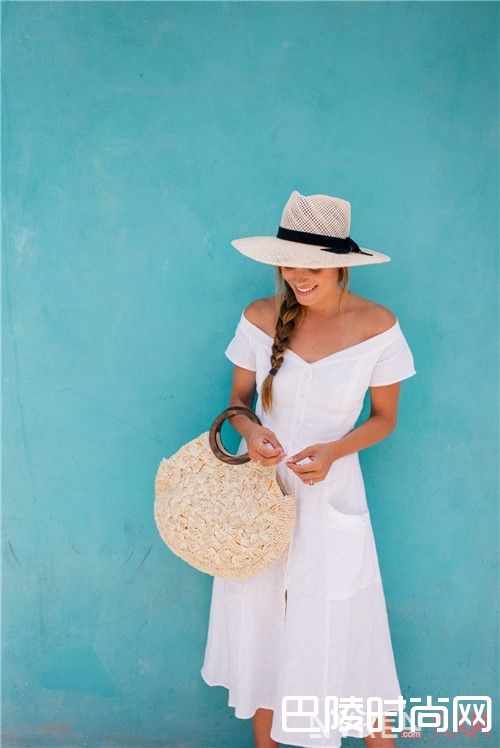 素色裙介绍_今夏最美5条裙子 跟着这位时尚达人穿错不了