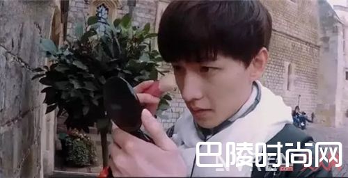 白凤堂腮红刷_4款颜高貌美的人气化妆刷 你最喜欢哪款?