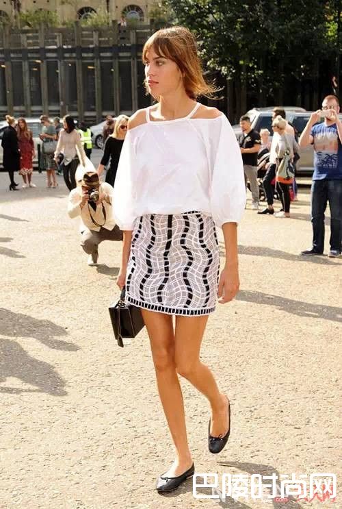 T字露肩介绍_会露肩的女人才是真正的穿衣高手