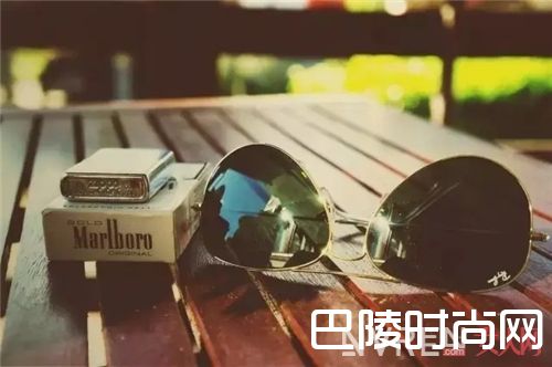 Ray-BAN墨镜_最佳的点睛单品 你的凹造型就差一副墨镜！