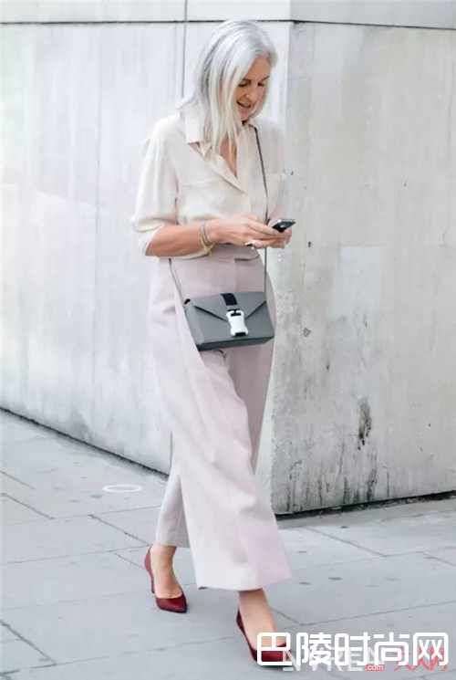 粉色阔腿裤介绍_夏天既想清凉又想时髦?这条裤子满足你