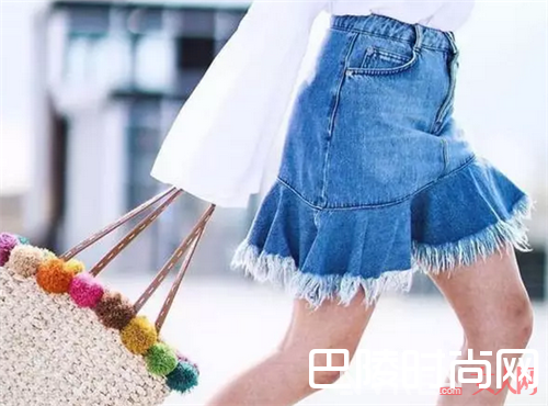 牛仔裙如何搭配？_今夏最新潮流单品 想要不时髦都难了！