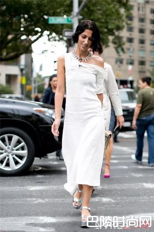 斜肩上衣如何搭配?_今夏最新潮流单品 想要不时髦都难了!