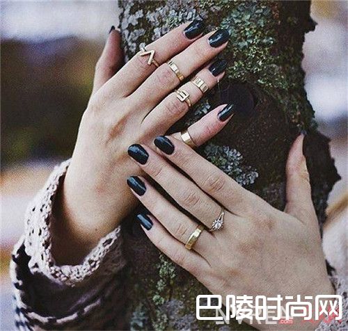 戒指介绍_细数那些能为你加分的小饰品 每一个是都小而精细