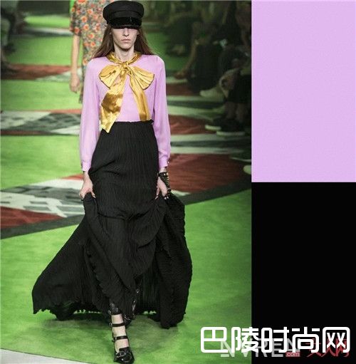 紫+黑介绍_炎日下如何穿出清凉感？这几条配色建议请收下