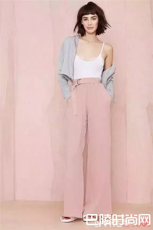 哪款阔脚裤显得温柔?_夏天怎么时髦又清爽地穿裤装?我选择这三条阔脚裤!