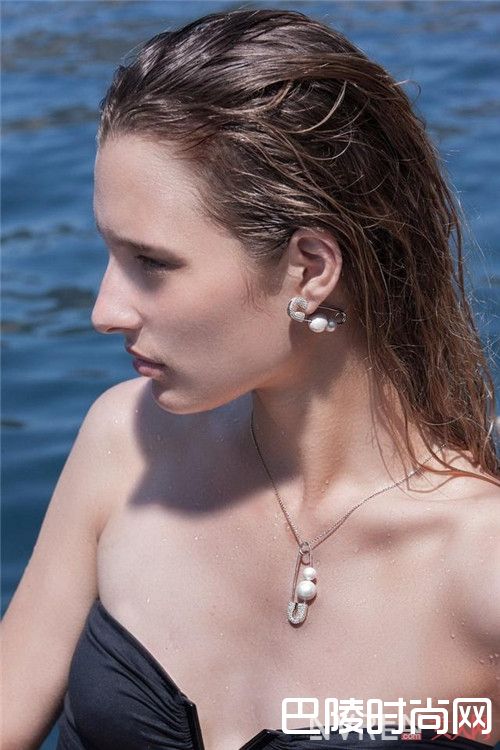 APM Monaco太阳珍珠耳钉有什么特色_人生拥有的第一件饰品首选什么？APM Monaco首饰品牌值得选购吗？