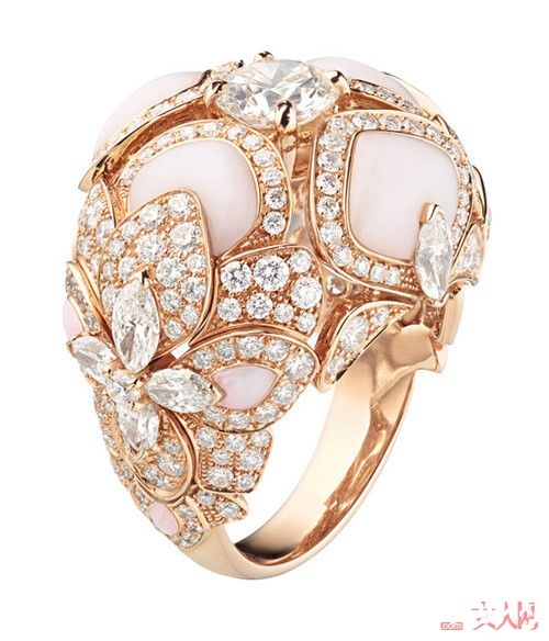 CHAUMET:Hortensia绣球花系列简介_花朵系列珠宝有哪些?这10款花朵系列珠宝是夏日里最美的吗