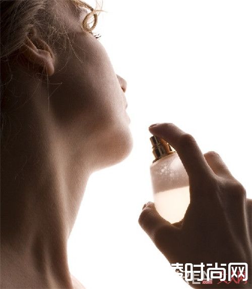 职场女性用香水需要注意什么_职场女性用香攻略：刚毕业的你，别错过这份香水榜单！