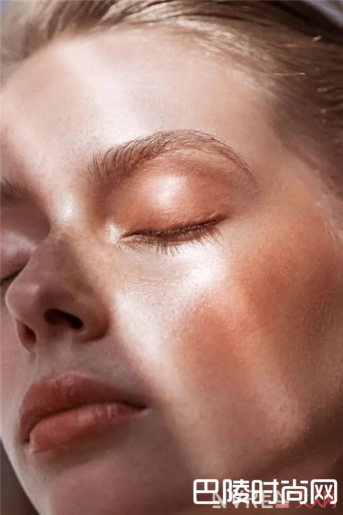 伯特小蜜蜂天然紫草软膏_夏日滋润不黏腻的润唇膏 我就认准他家了!