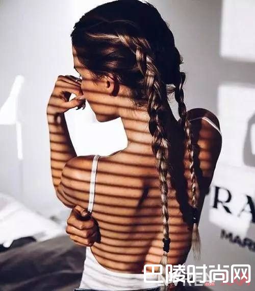 双麻花辫的编法_去健身房不会扎这些发型我都不好意思撸铁！