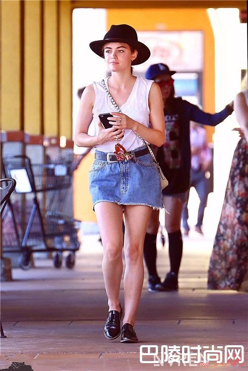 无袖背心+牛仔元素搭配介绍_还有比T恤还凉爽的衣服？我来教你怎么穿