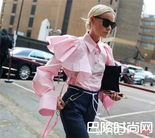 肩部荷叶边上衣为什么不好搭配？_这5个所谓超火的单品 其实处处都是坑~