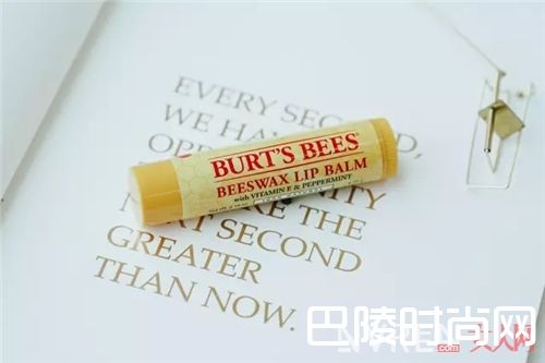 伯特小蜜蜂皇牌润唇膏_夏日滋润不黏腻的润唇膏 我就认准他家了！
