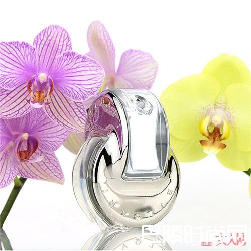 宝格丽 晶莹纯香（白晶）香水简介_职场女性用香攻略：刚毕业的你，别错过这份香水榜单！