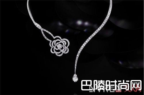 Chanel：CAMéLIA山茶花系有什么经典之处_花朵系列珠宝有哪些？这10款花朵系列珠宝是夏日里最美的吗