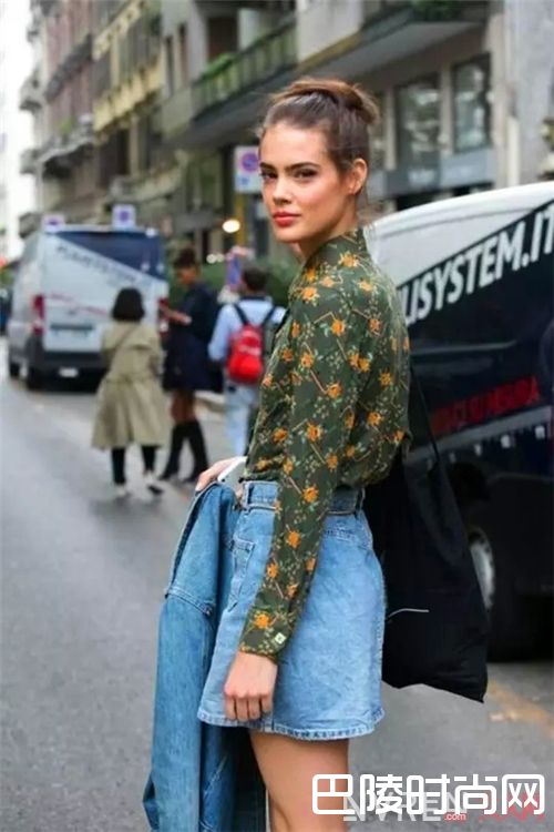  印花衬衫如何搭配？_这个夏天不只有白衬衫 这4款衬衫帮你打造时髦