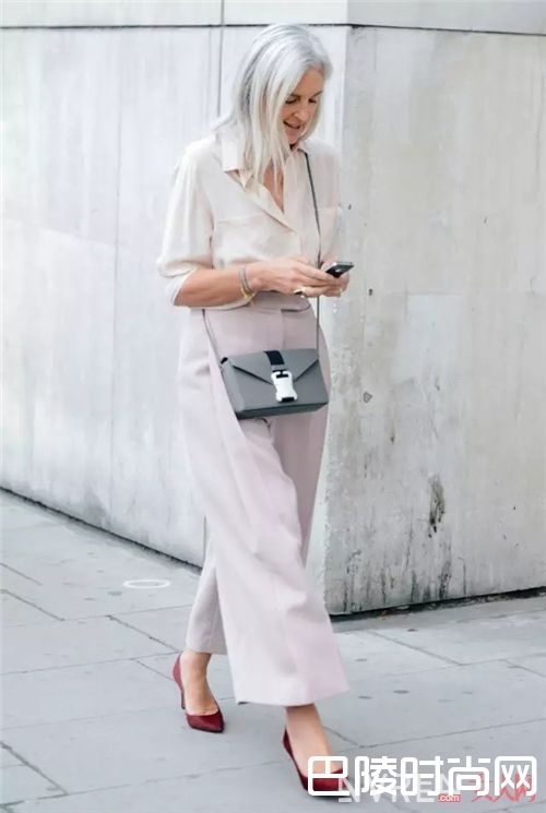 哪款阔脚裤显得温柔?_夏天怎么时髦又清爽地穿裤装?我选择这三条阔脚裤!