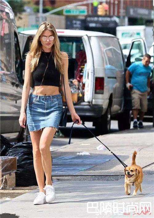 无袖背心+牛仔元素搭配介绍_还有比T恤还凉爽的衣服？我来教你怎么穿