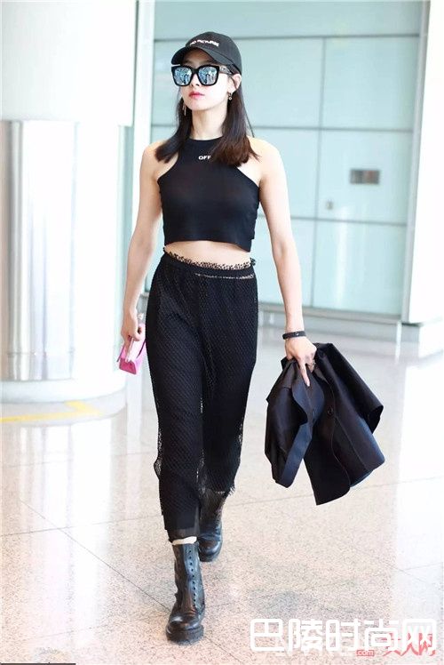 无袖背心+运动元素搭配介绍_还有比T恤还凉爽的衣服？我来教你怎么穿