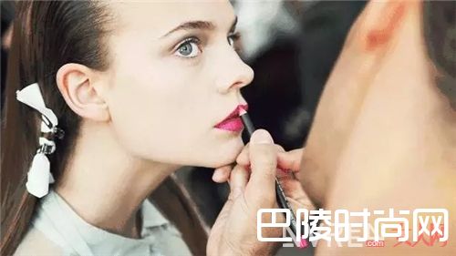 梅子色口红如何搭配？_黄皮妹子的友好色 让口红和心情一起美美哒