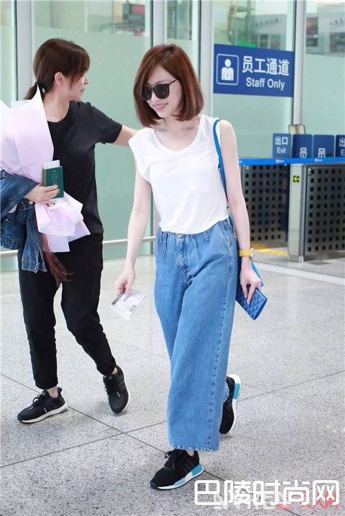 无袖背心+牛仔元素搭配介绍_还有比T恤还凉爽的衣服？我来教你怎么穿