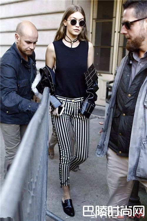 无袖背心+条纹元素搭配介绍_还有比T恤还凉爽的衣服？我来教你怎么穿